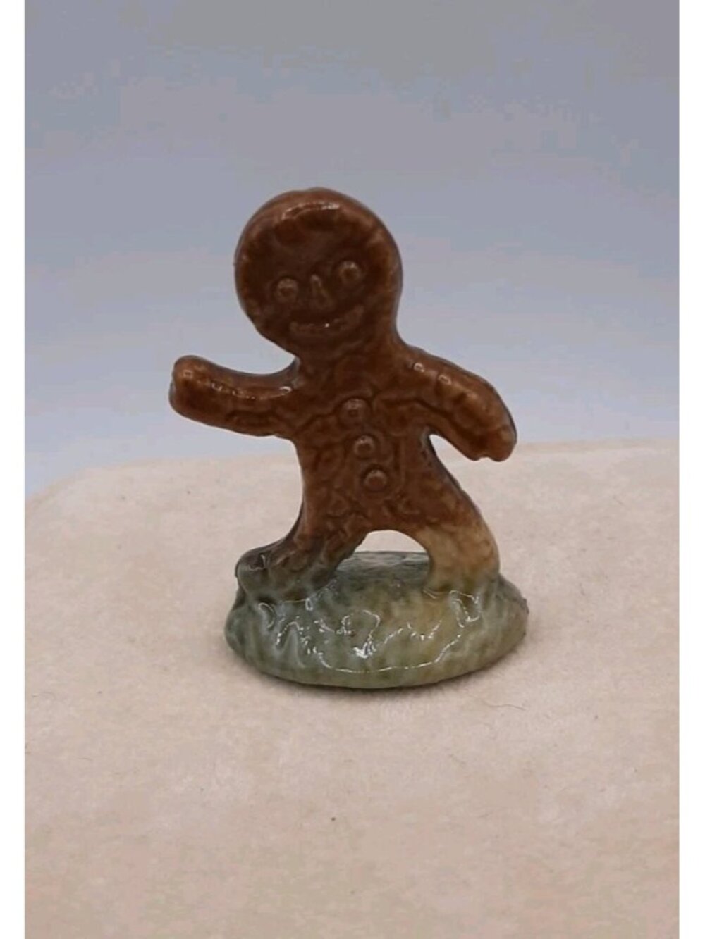 Wade Tea Rose Nursery Rhymes Gingerbread Man Figurine Porcelain Vintage England